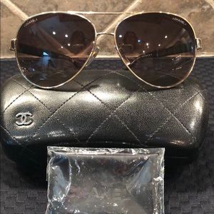 Sold!!!!! Chanel Gold 4195 Aviators